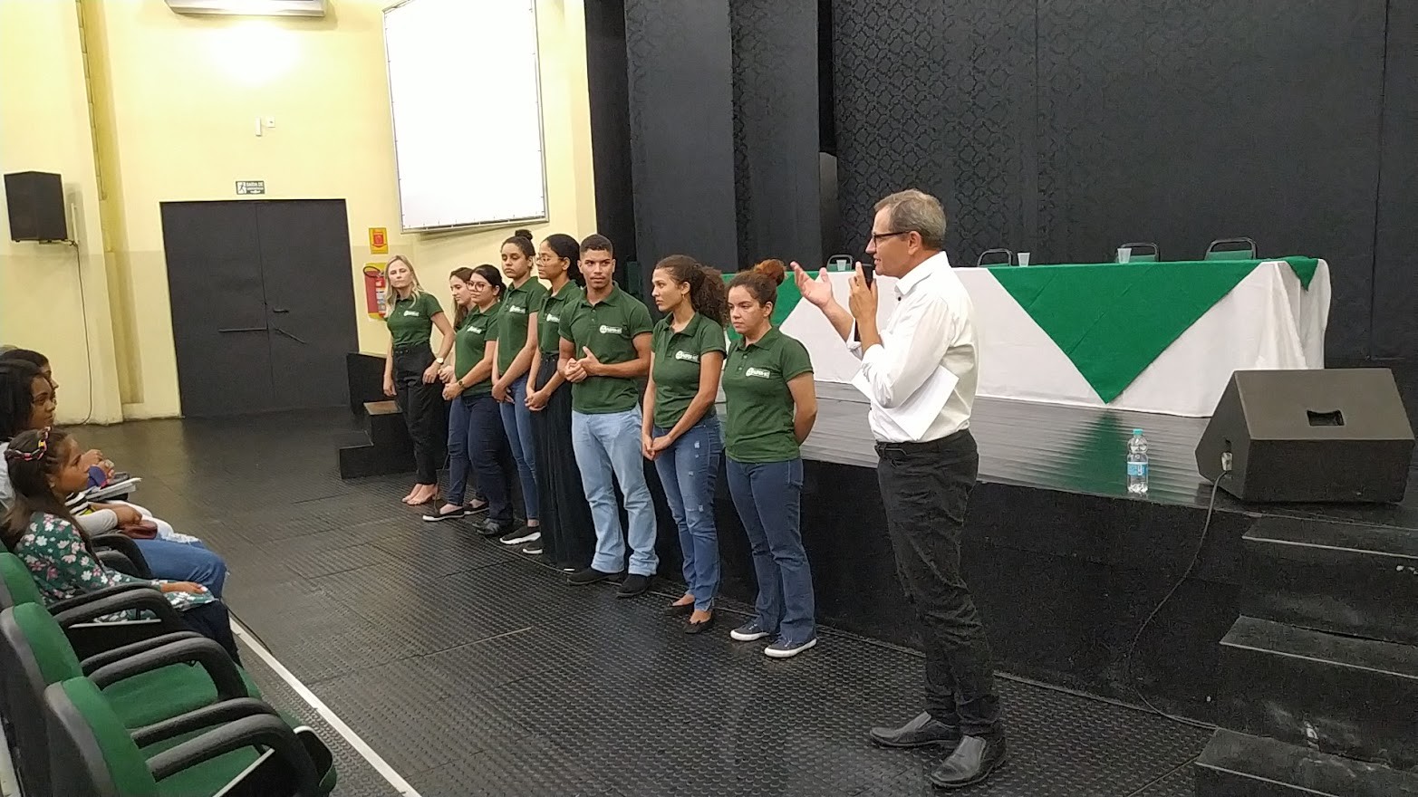 Prefeitura de Sinop e Fundação FAEPEN promovem formação para 700 estagiários da educação municipal